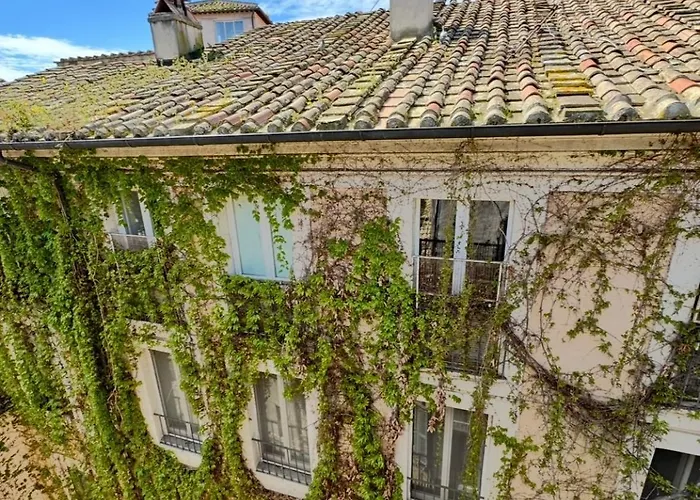 Navona Fox House